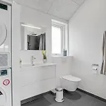 4 Bedroom In * אודר