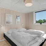 בית נופש 4 Bedroom In