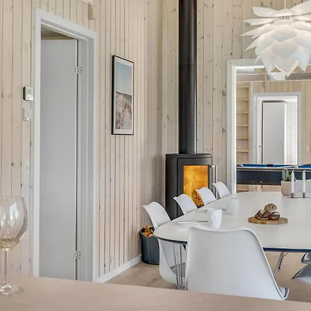 Semesterbostad 4 Bedroom In *