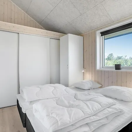 4 Bedroom In *
