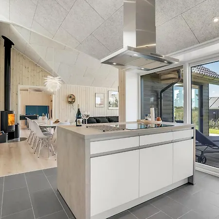 4 Bedroom In *